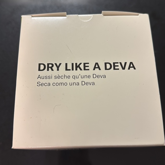 Deva Curl Towel - Picture 2 of 3